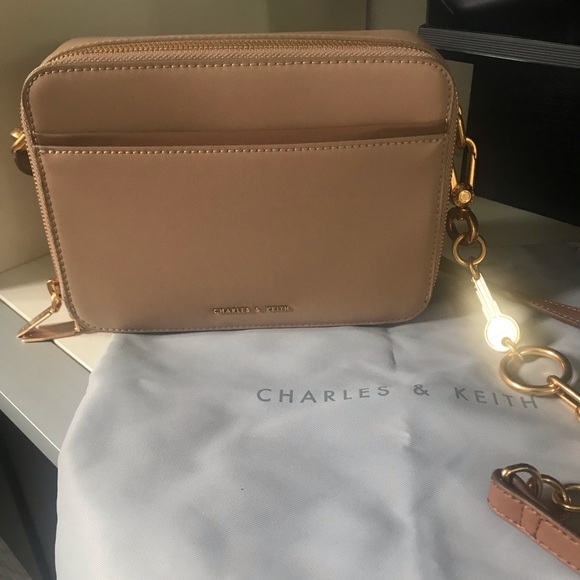 Charles & Keith Crossbody - Picture 1 of 9